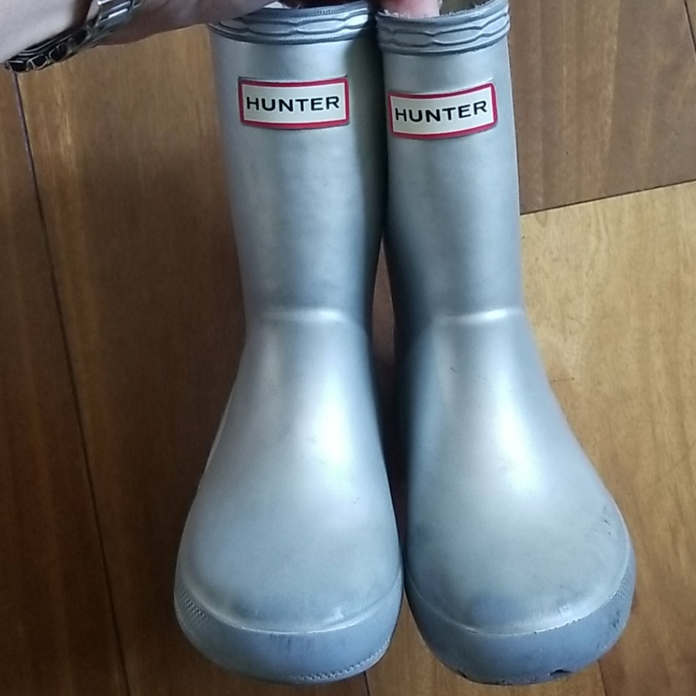Hunter rain boots size 8 silver